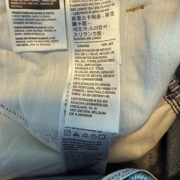 Levi's Women’s High Waisted Crop Flare Blue Denim Jeans Size 29 - Picture 12 of 13